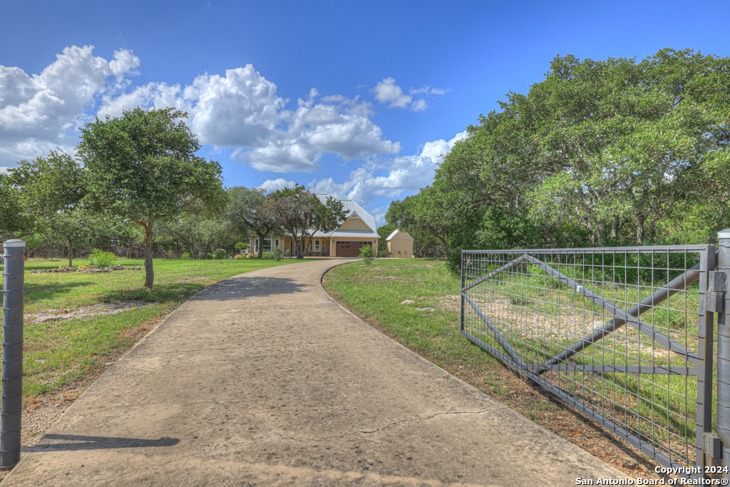 Vista Rdg, Canyon Lake, TX 78133