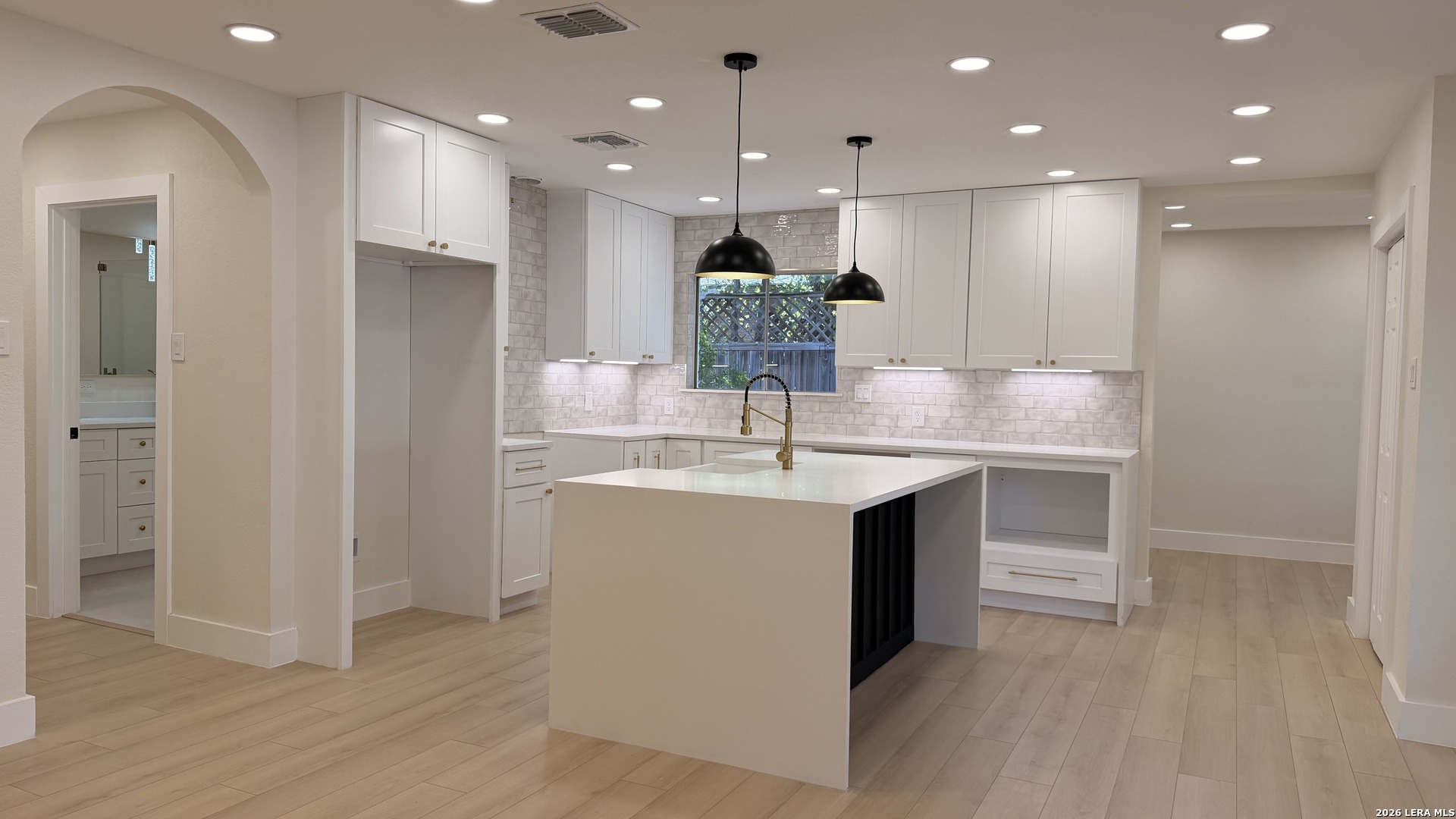 Pinewood Ln, San Antonio, TX 78216