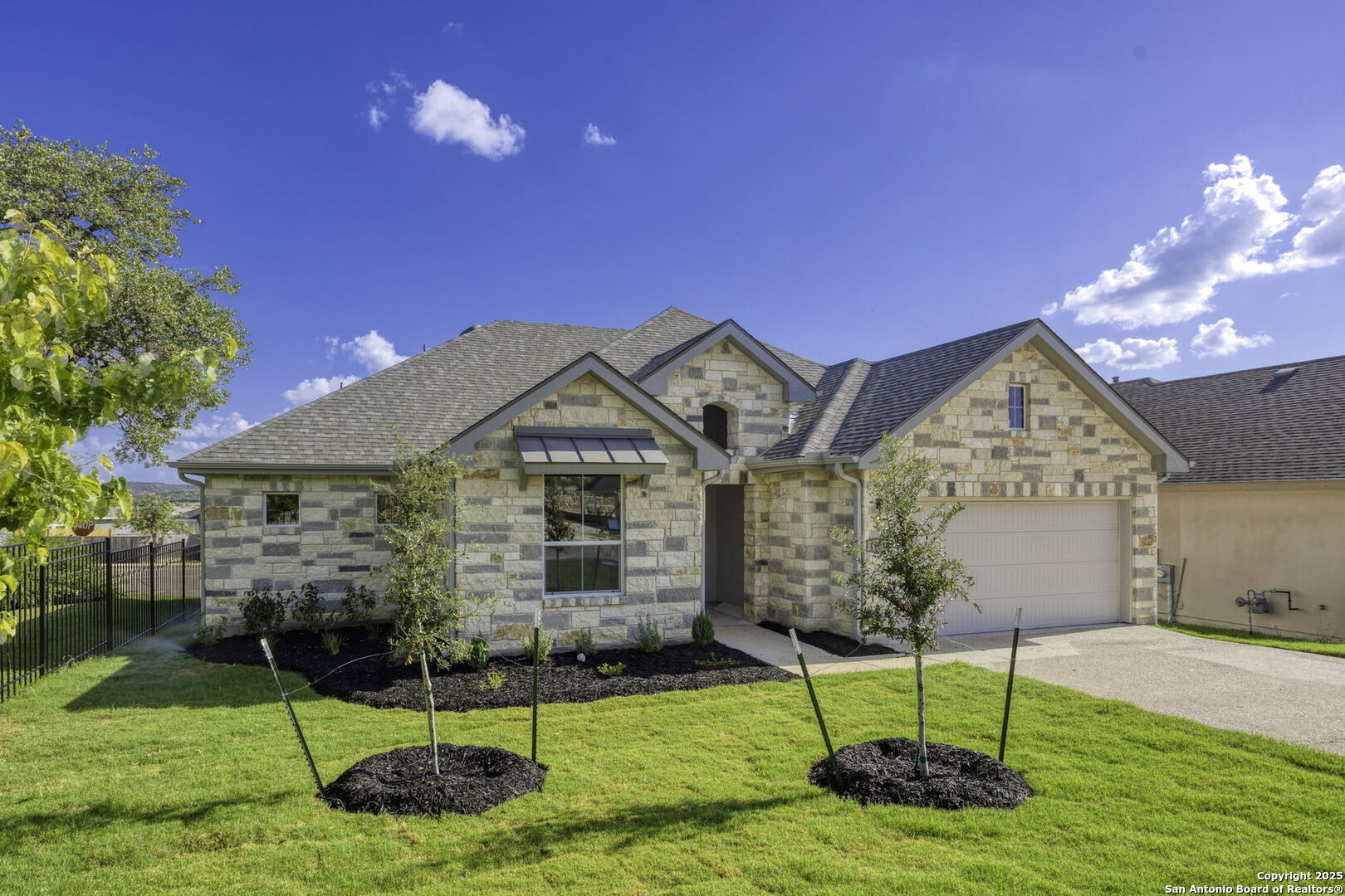 Chateau Ln, Kerrville, TX 78028
