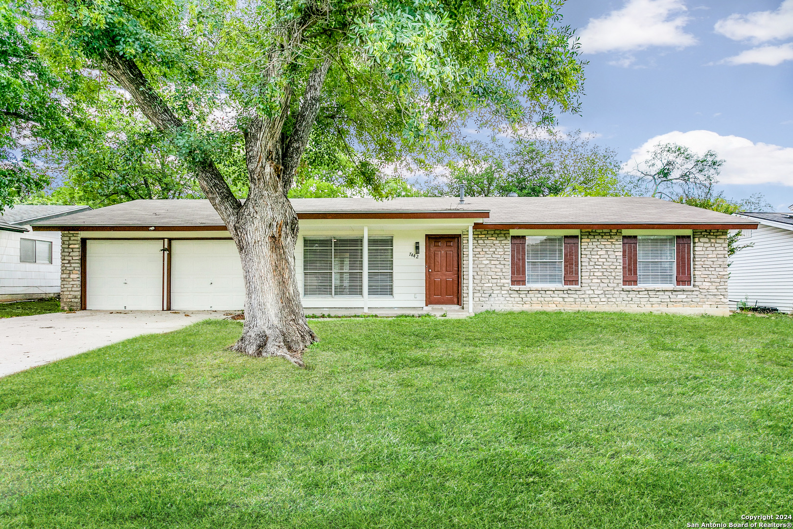 Castle Trail Dr, San Antonio, TX 78218