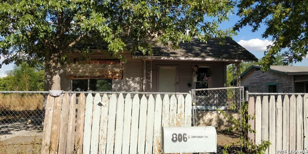 San Dario Ave, San Antonio, TX 78237