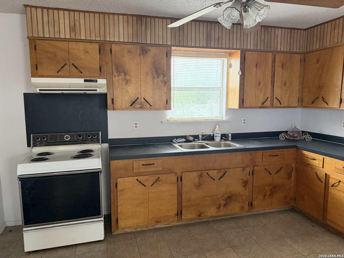 14th St, Carrizo Springs, TX 78834 #1