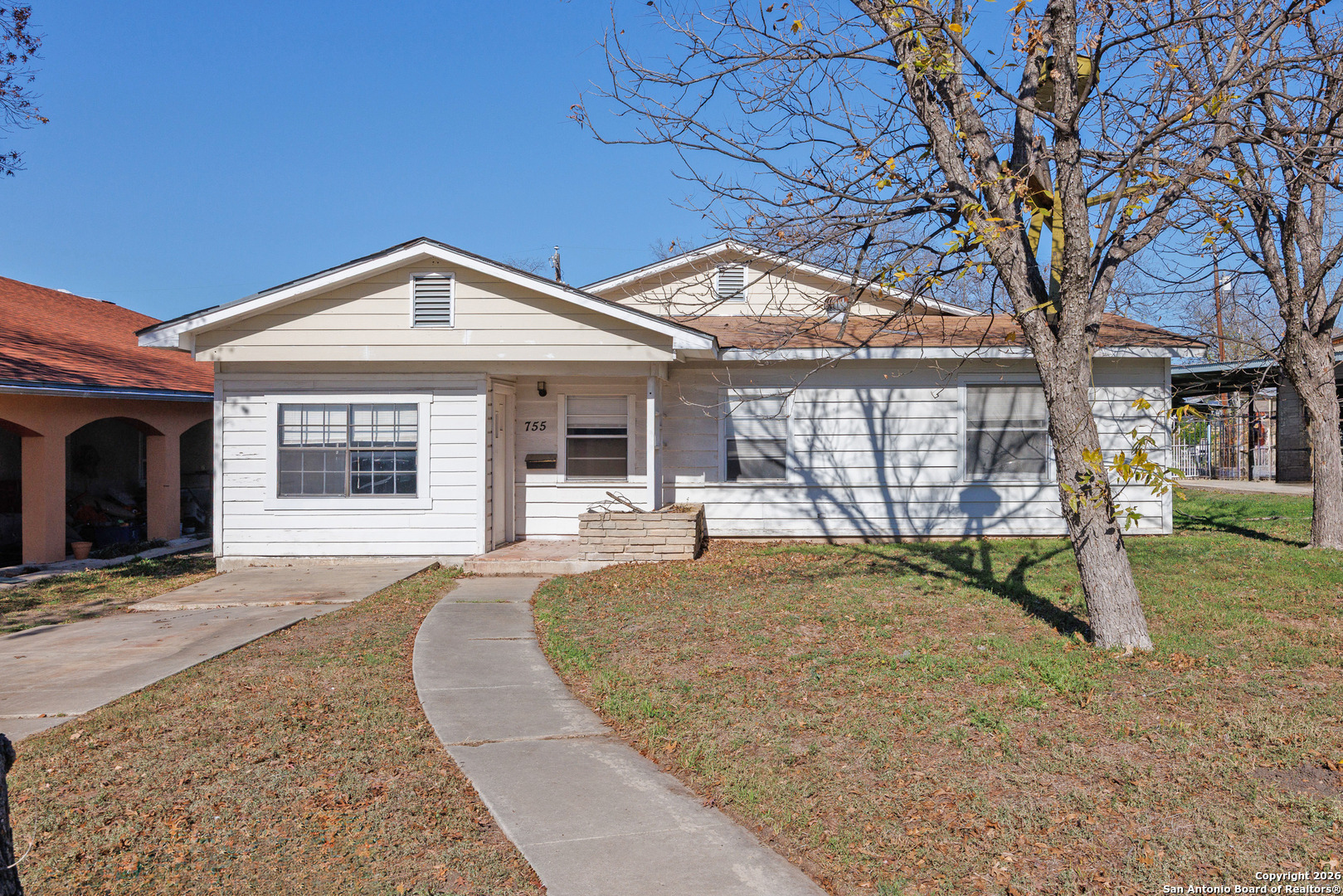 755 LINDA LOU Dr  
