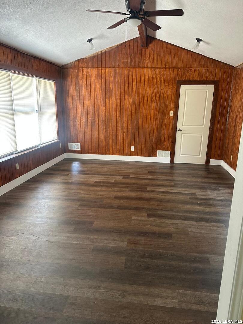 Hialeah Ave, San Antonio, TX 78218 #1