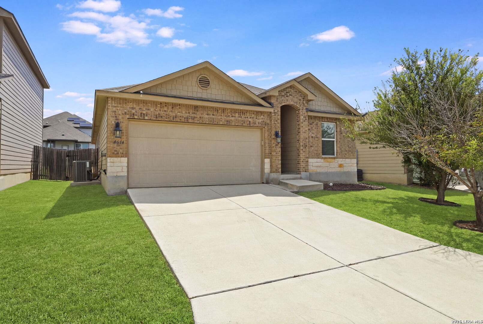 Heathers Cross , Saint Hedwig, TX 78152