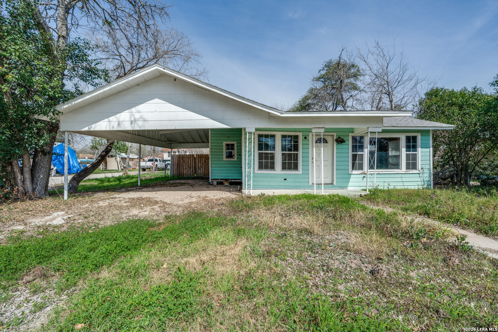 Ireland St, Seguin, TX 78155