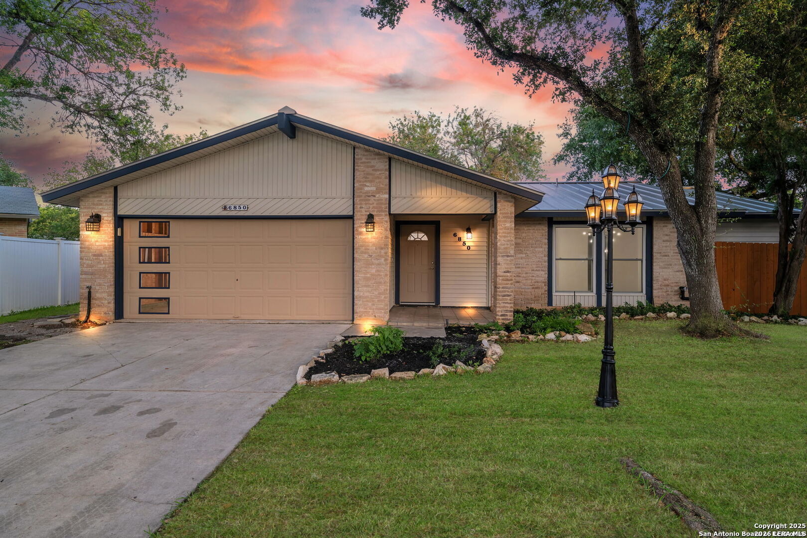 Agua Calientes , San Antonio, TX 78239