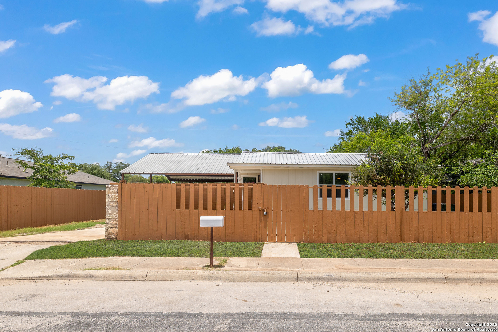 Dabney Ln, San Antonio, TX 78227 #1