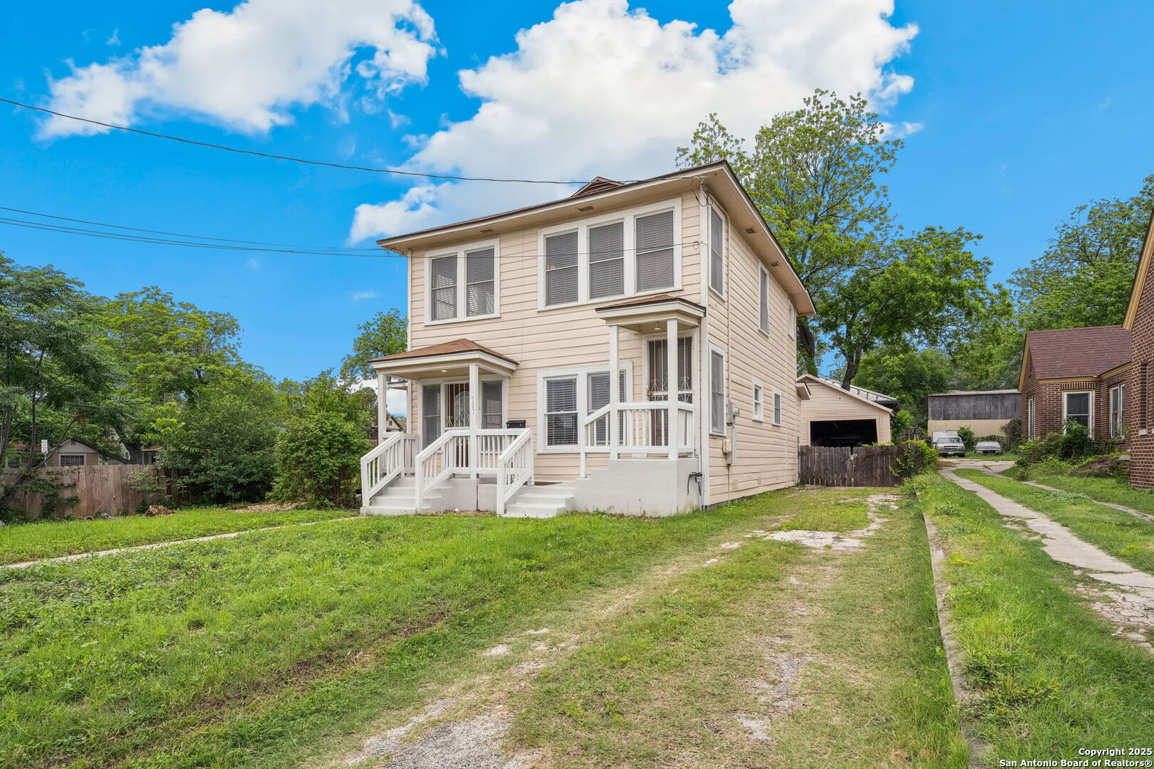 Pine St, San Antonio, TX 78202