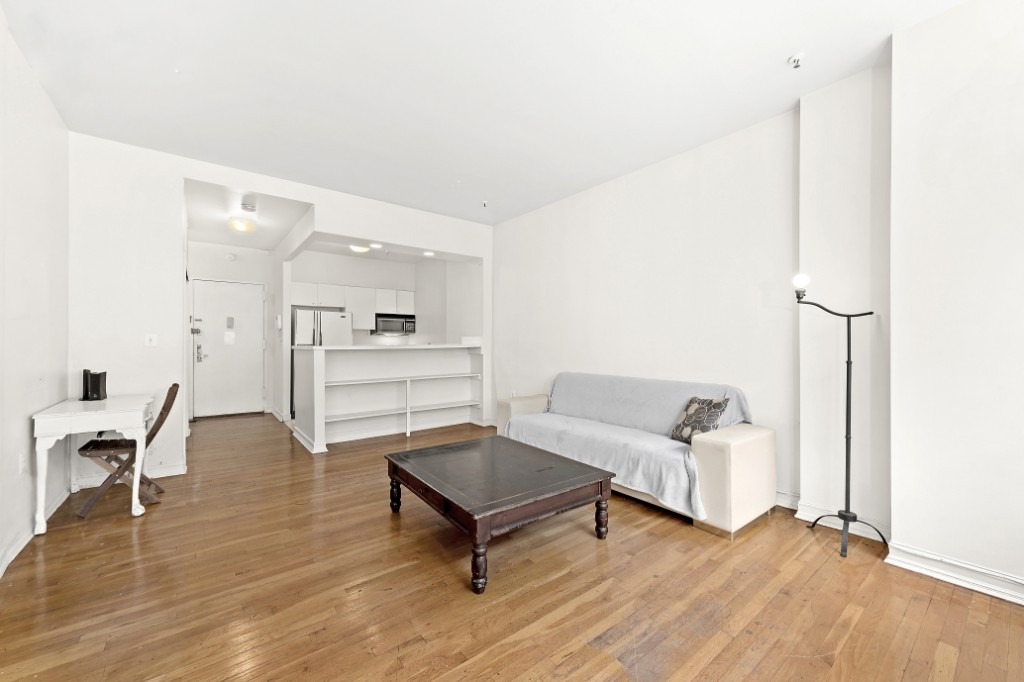 23rd St, New York, NY 10011 #1