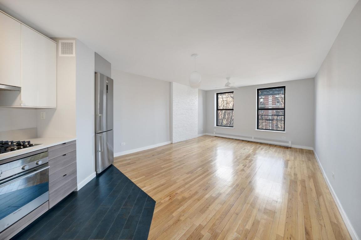106th St, New York, NY 10025