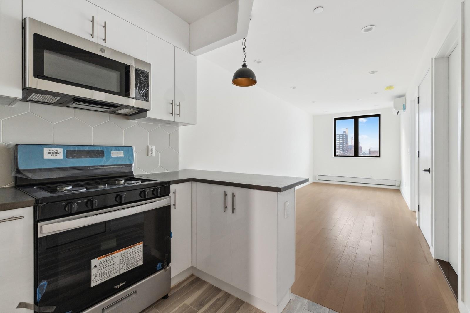 5th Ave, Brooklyn, NY 11232