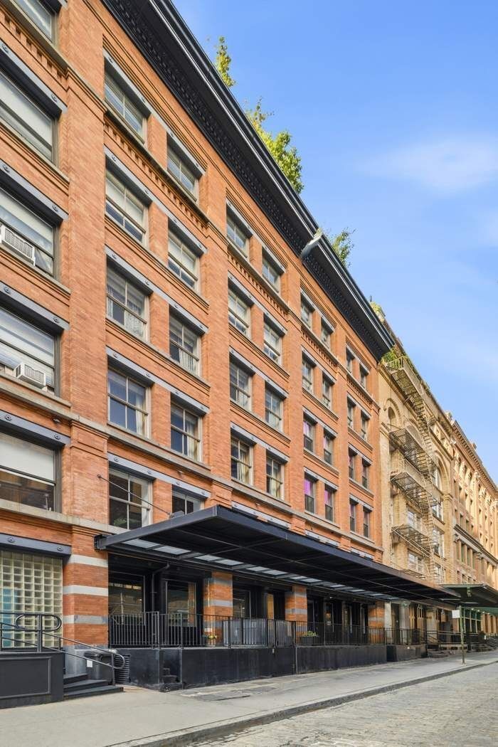 Moore St, New York, NY 10013