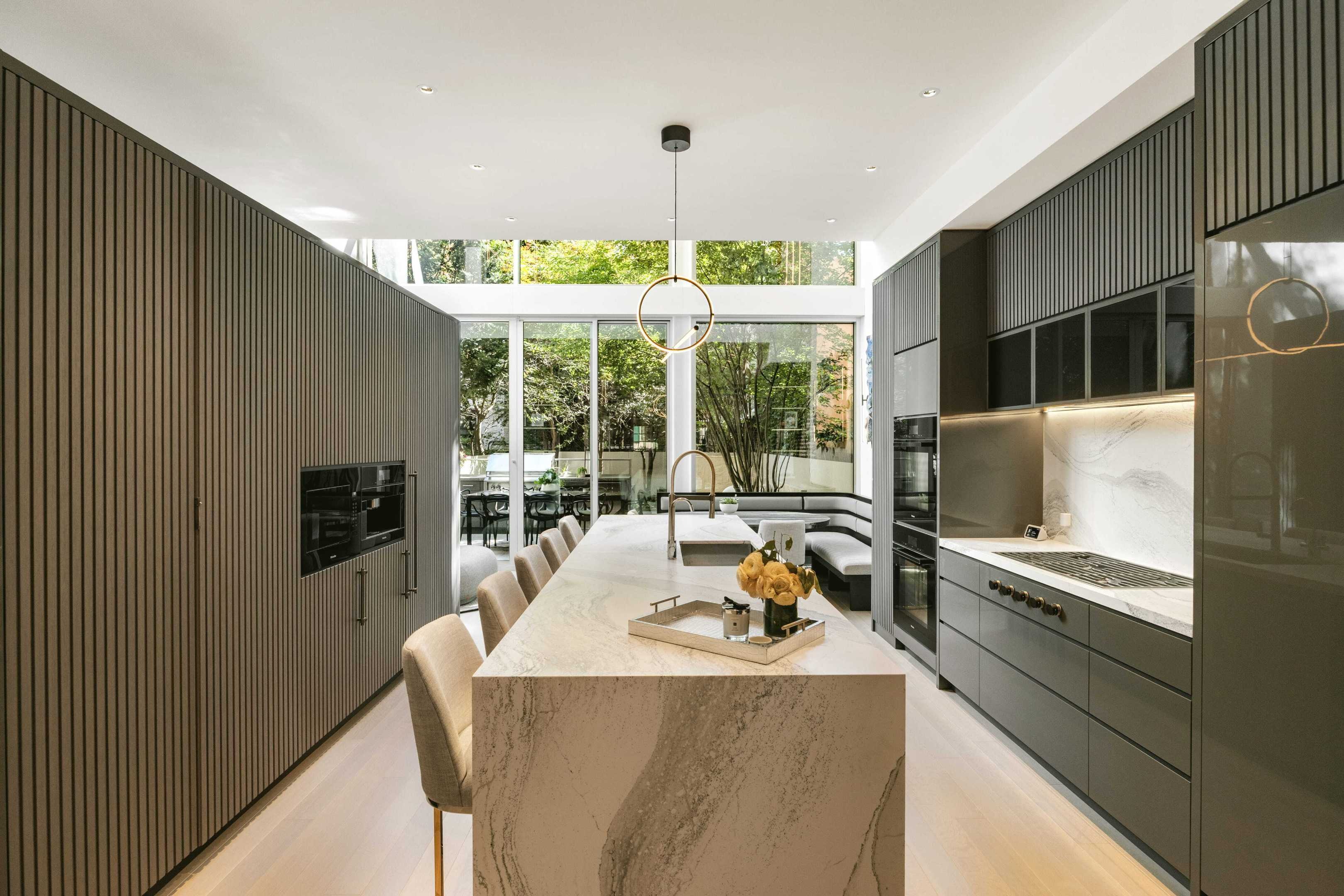 Waverly Pl, New York, NY 10011
