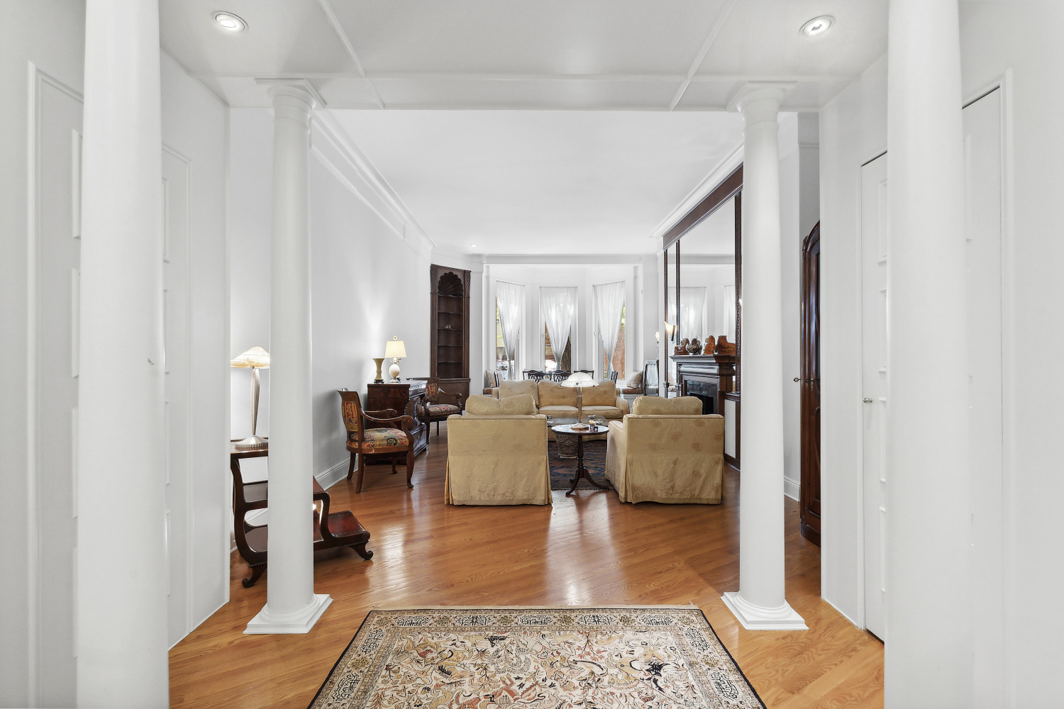 63rd St, New York, NY 10065