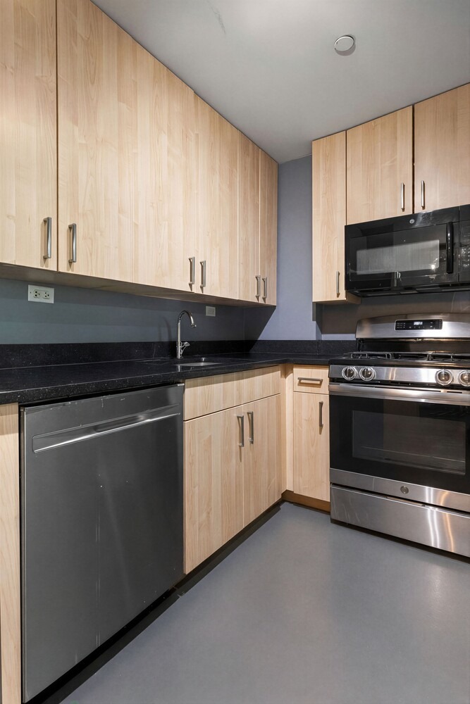 187th St, New York, NY 10033