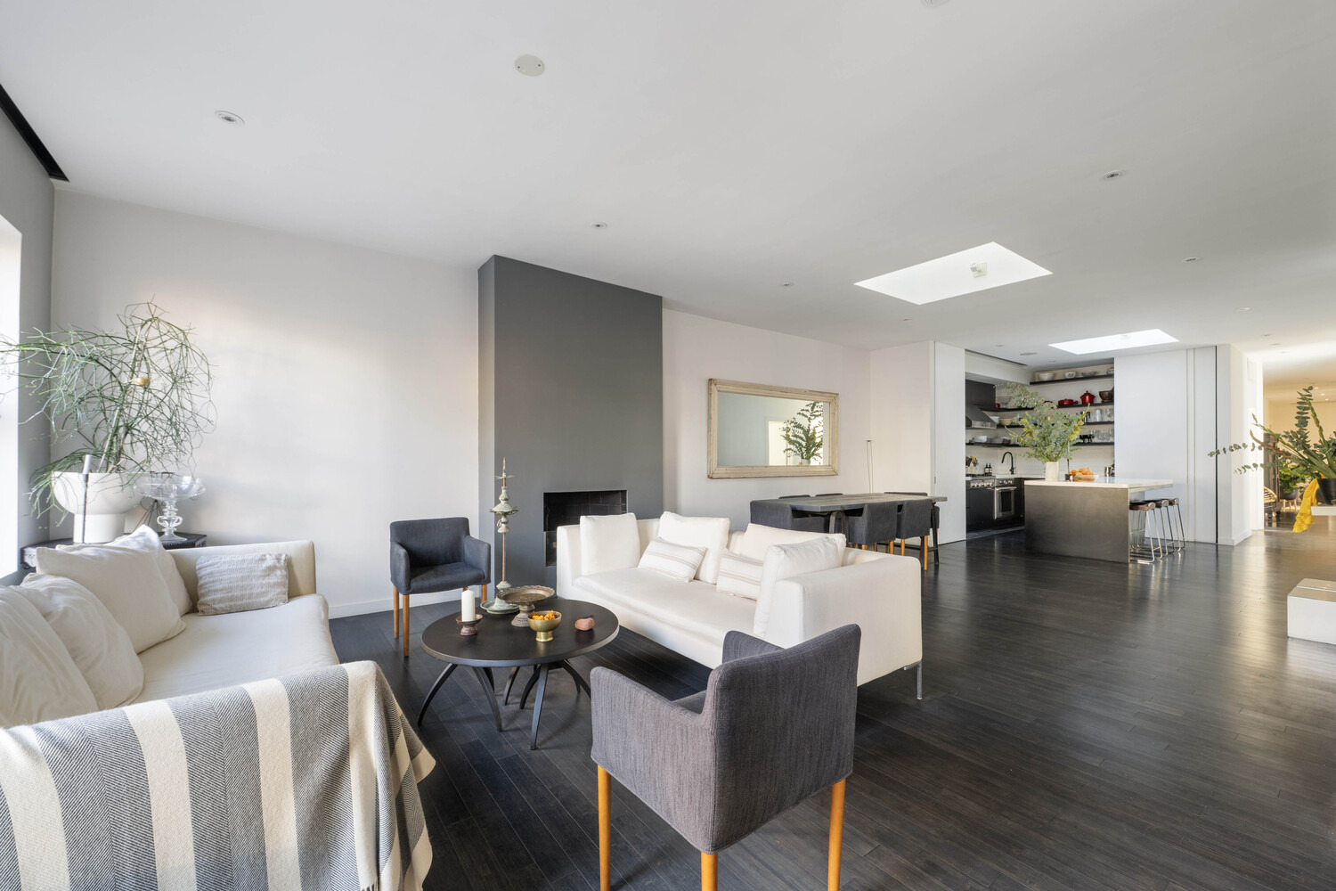 10th St, New York, NY 10011 #1