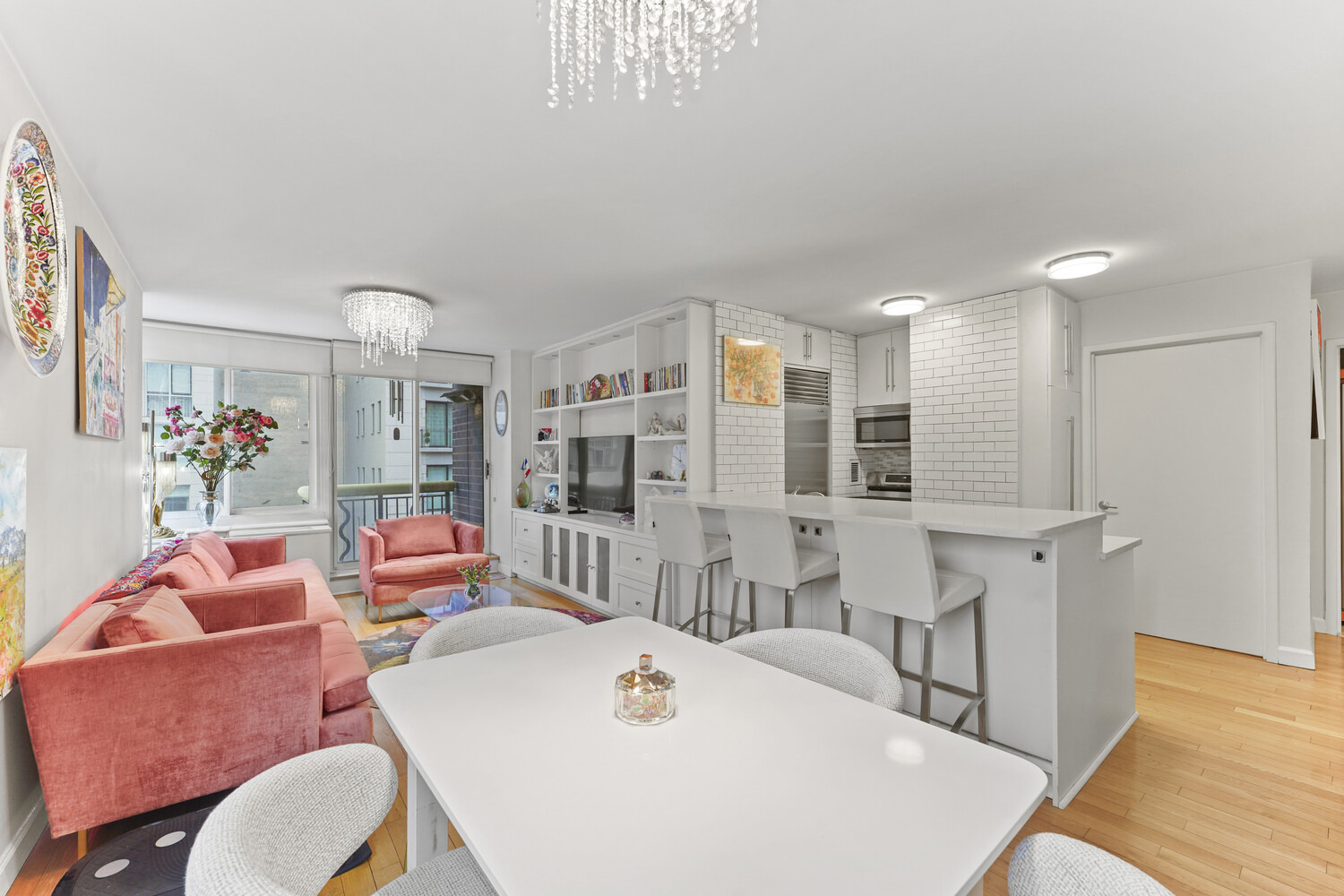 60th St, New York, NY 10022
