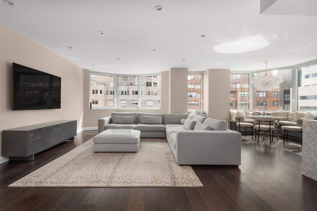 78th St, New York, NY 10075