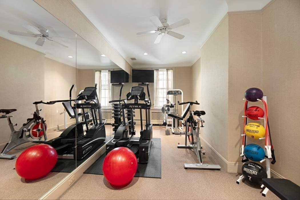 65th St, New York, NY 10065