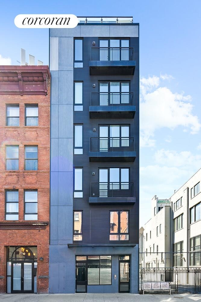 Grand St, Brooklyn, NY 11211