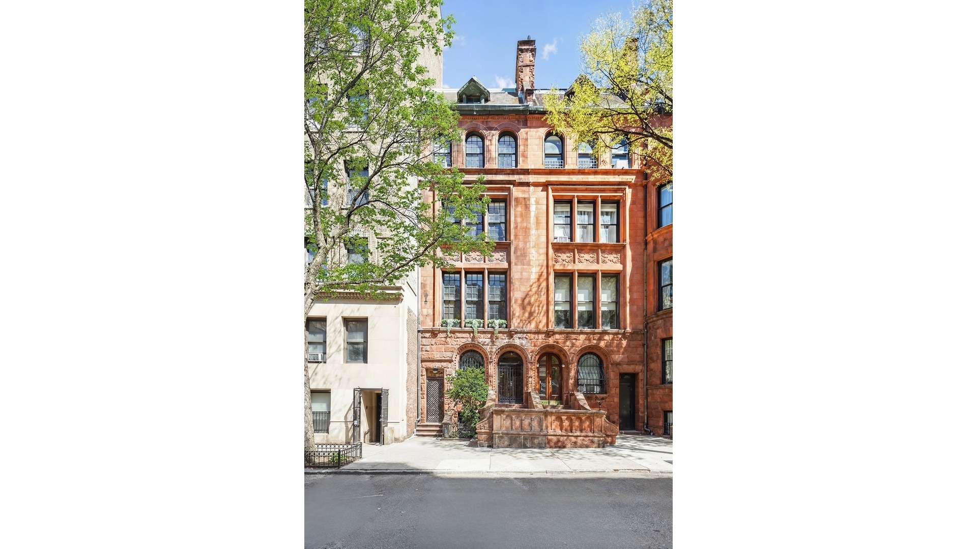 77th St, New York, NY 10024
