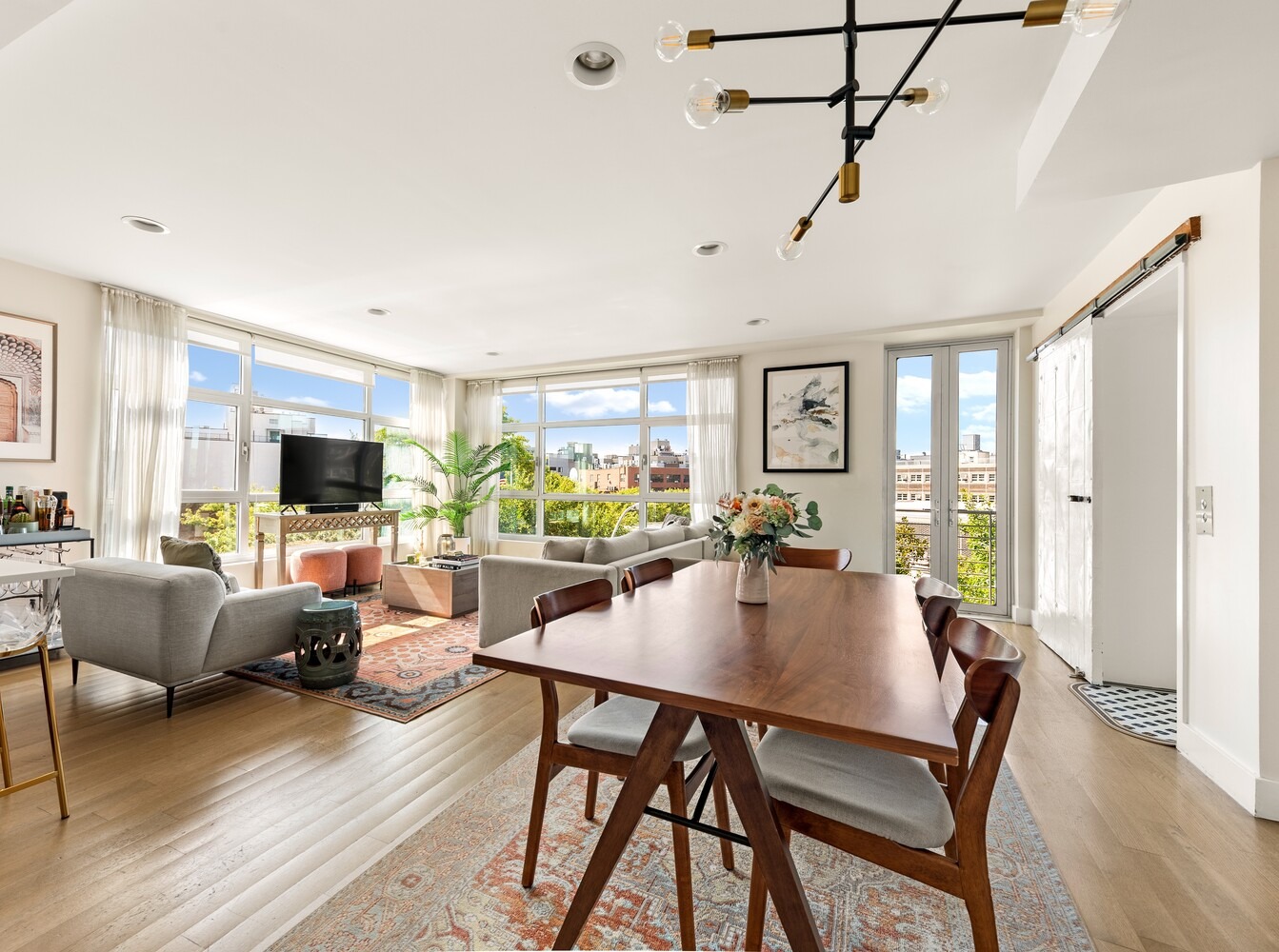 Manhattan Ave, Brooklyn, NY 11222