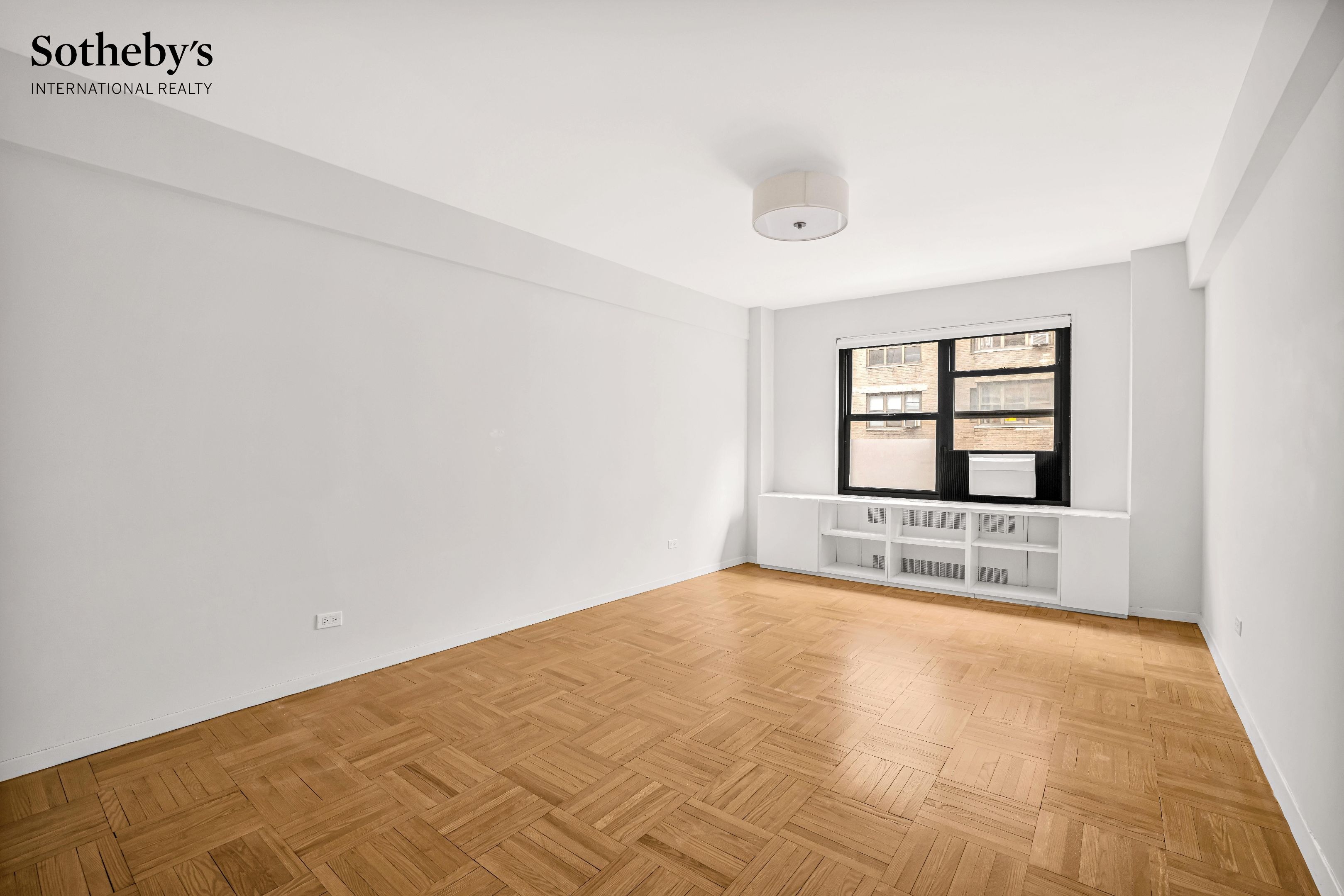 56th St, New York, NY 10022
