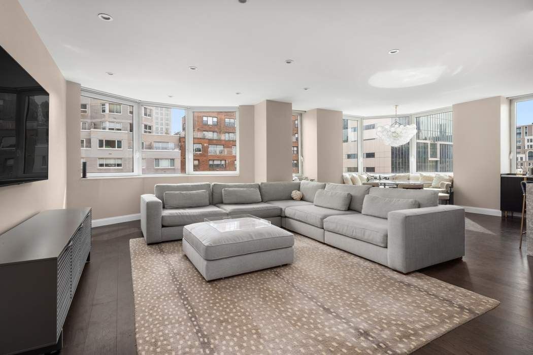 78th St, New York, NY 10075 #1