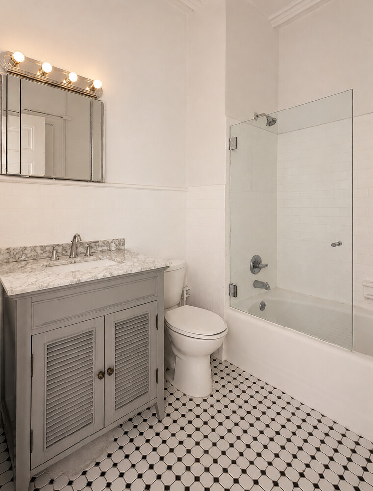 81st St, New York, NY 10028