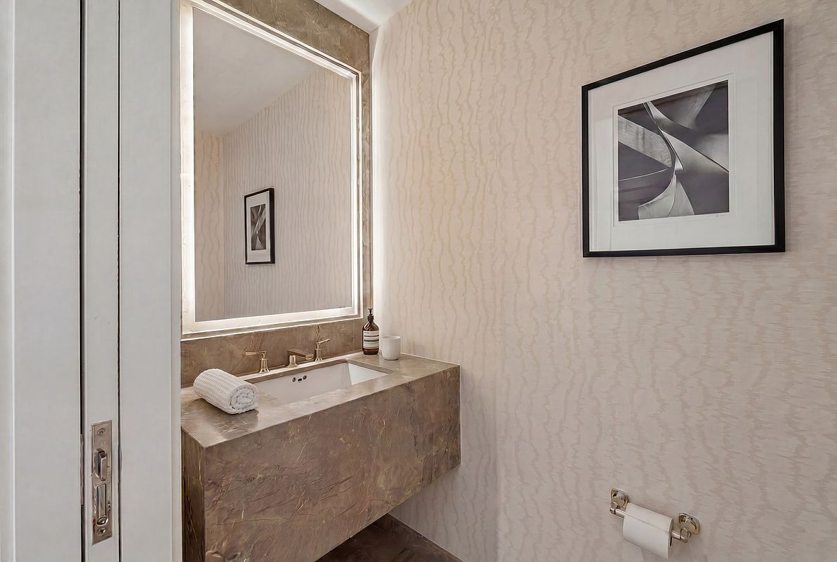 66th St, New York, NY 10065