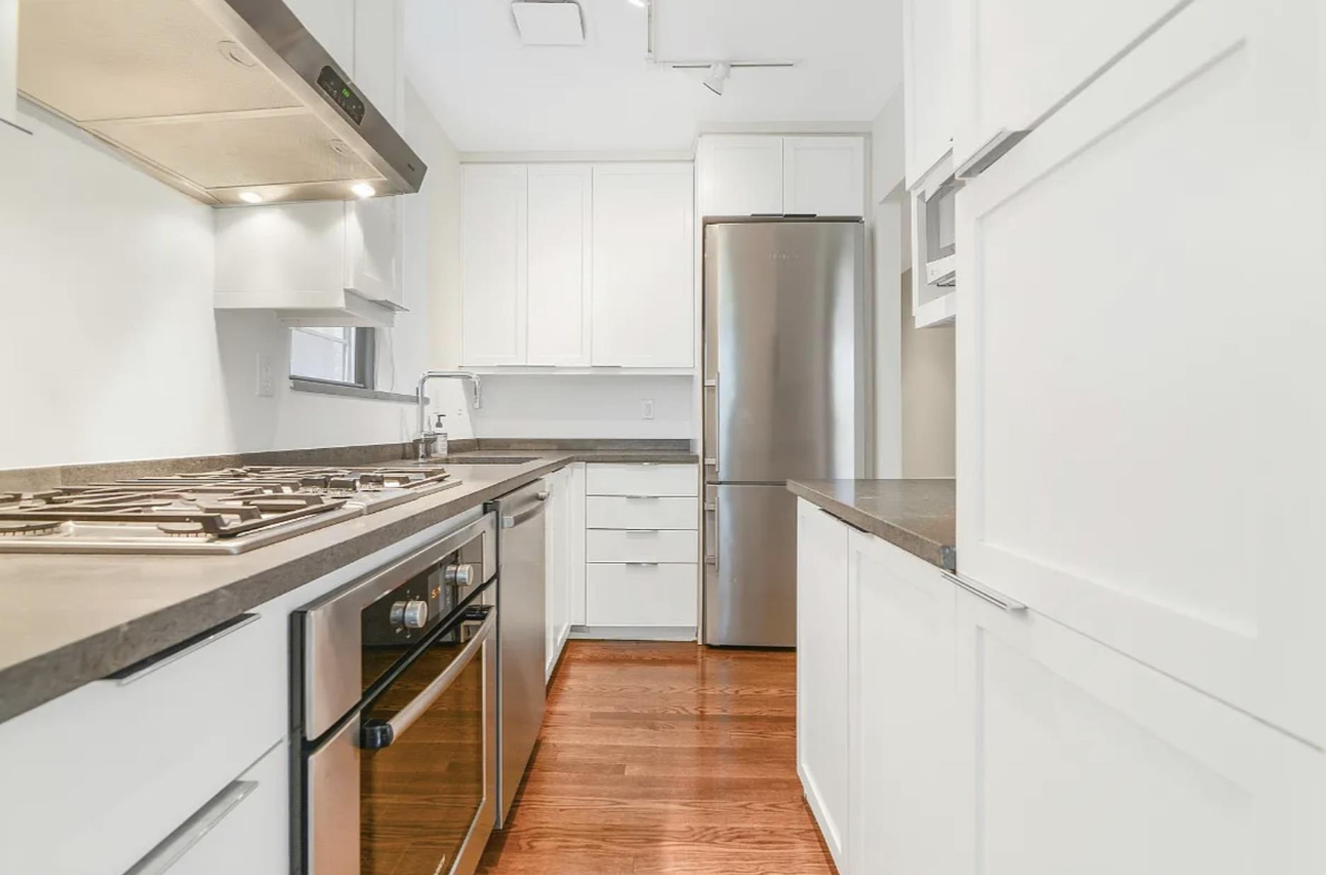 20th St, New York, NY 10011