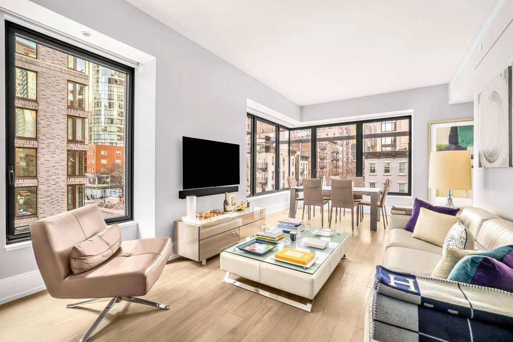 50th St, New York, NY 10022