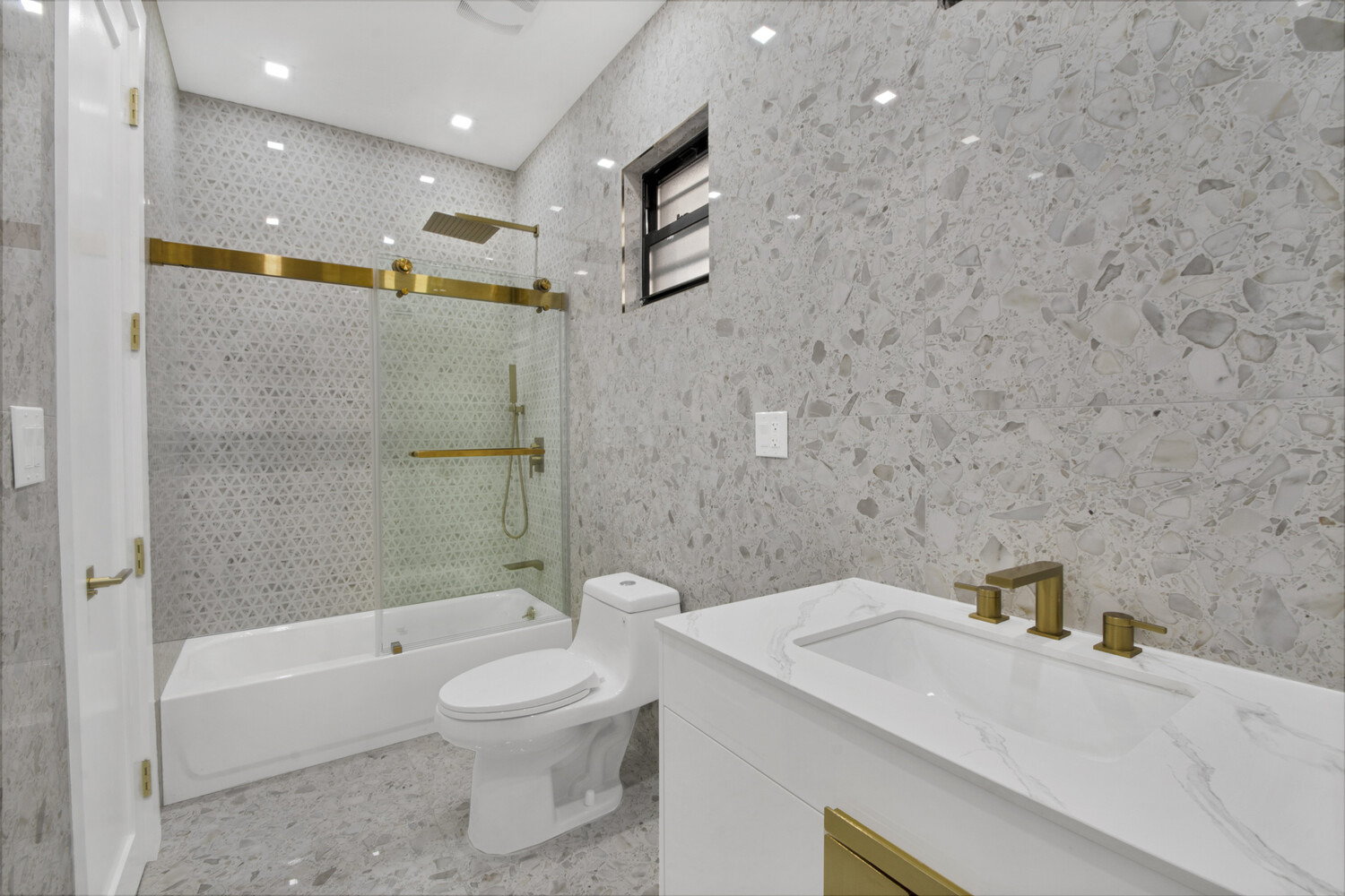 14th St, Brooklyn, NY 11230