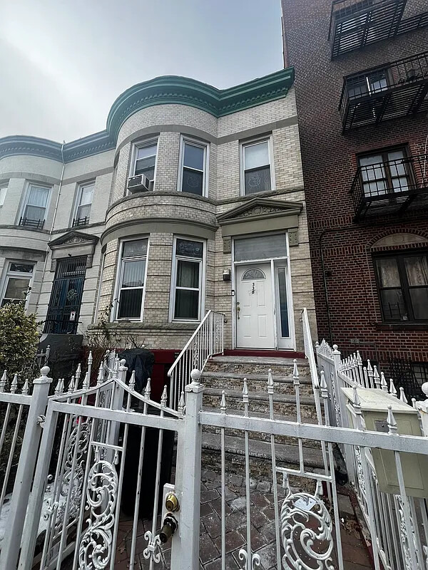 22nd St, Brooklyn, NY 11226