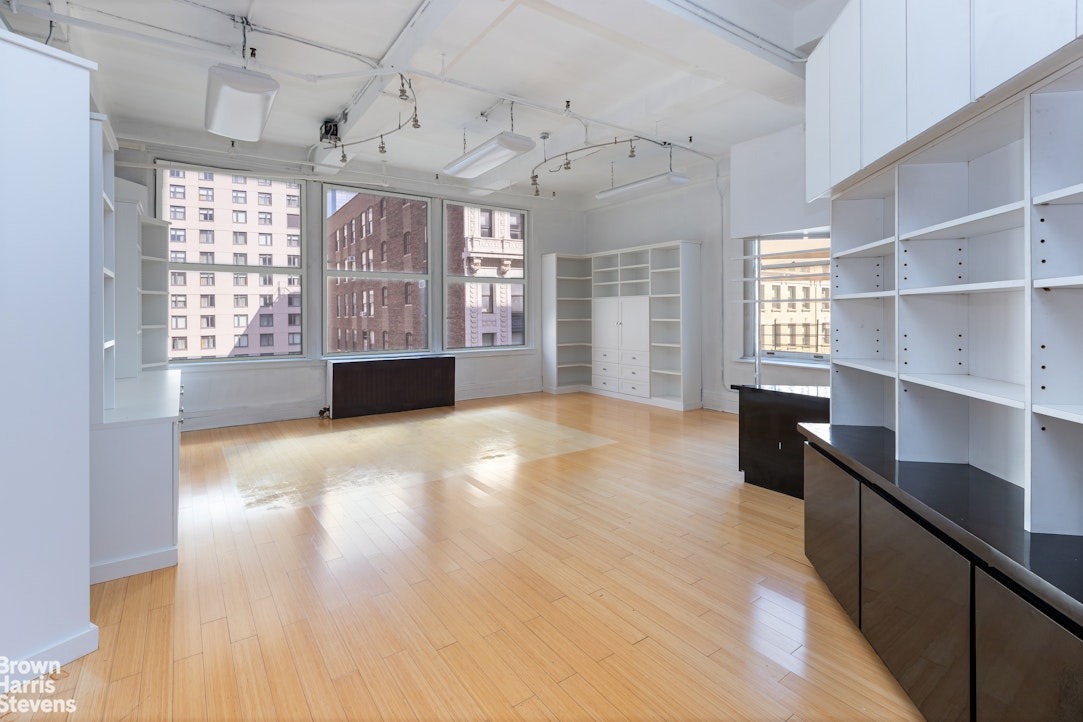 27th St, New York, NY 10001