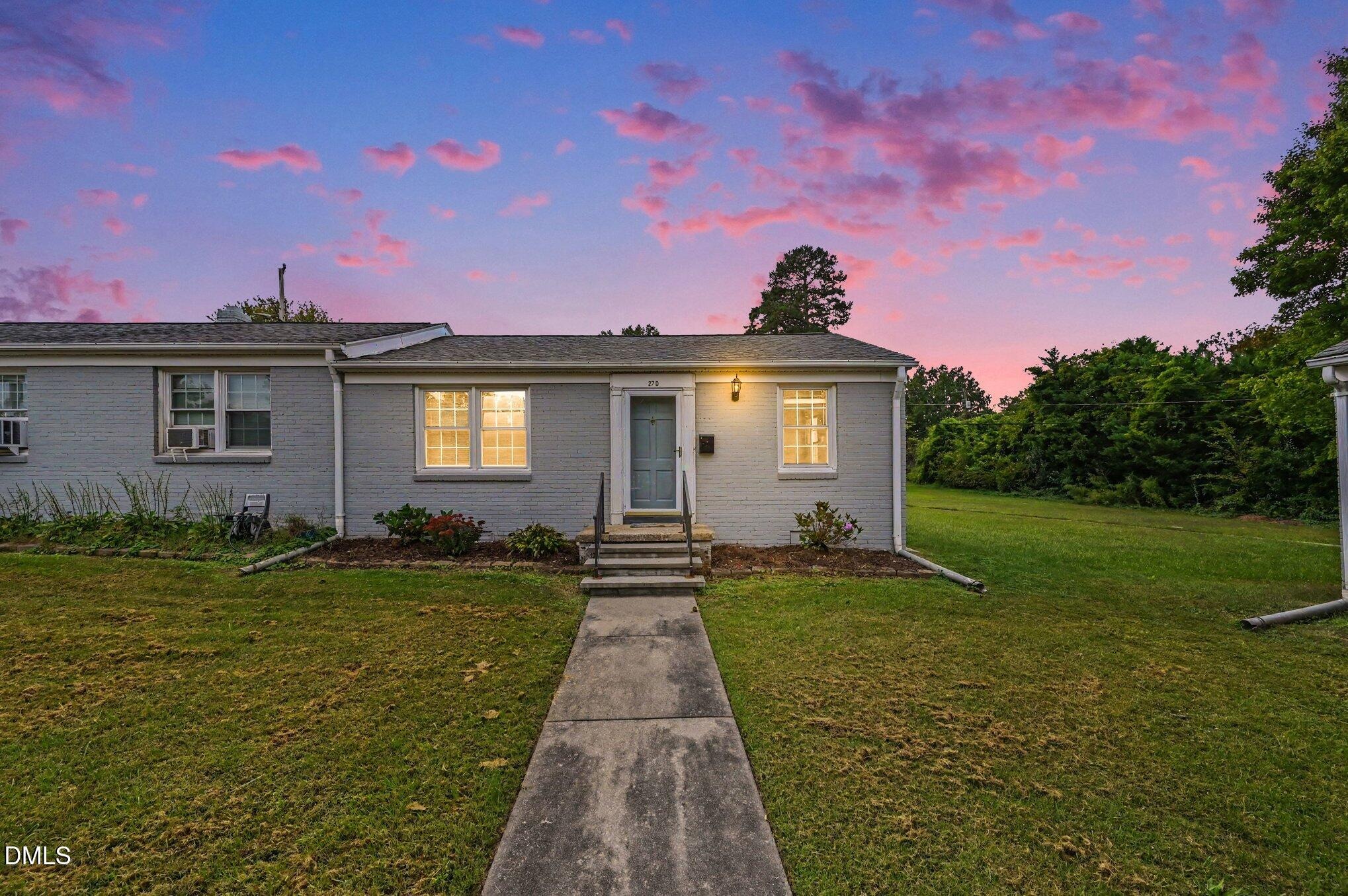 Roslyn Dr, Burlington, NC 27215
