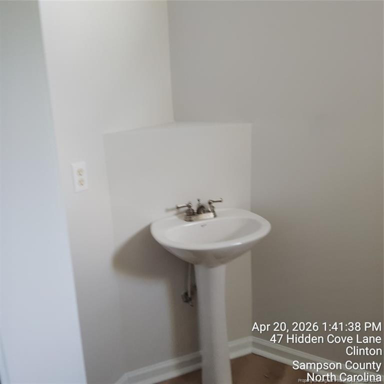 Hidden Cove Ln, Clinton, NC 28328 #1