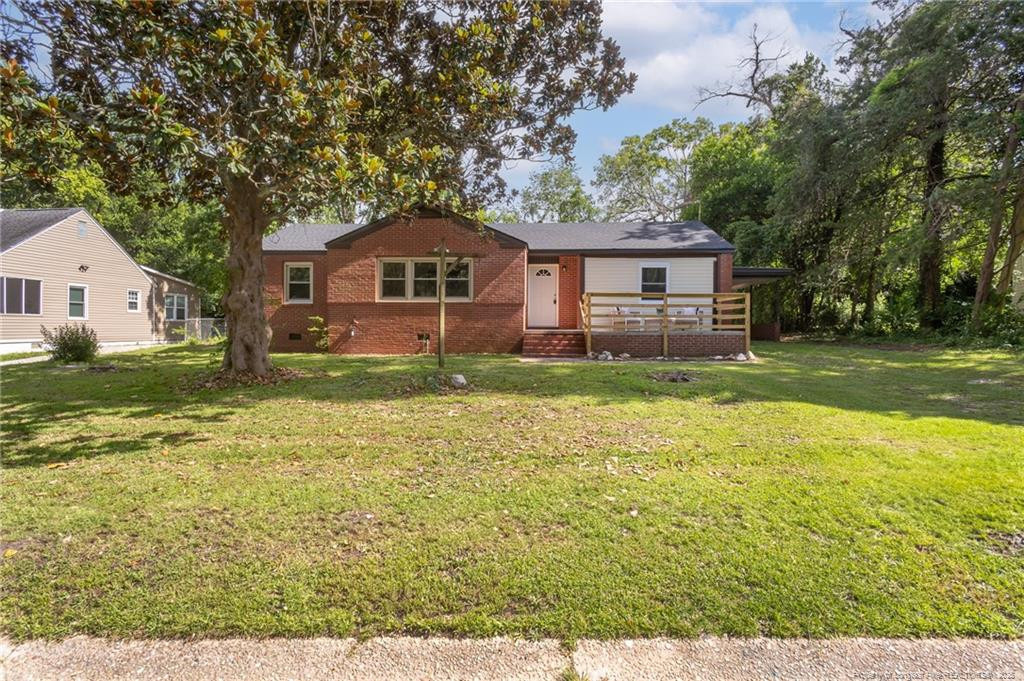 Brookwood Ave, Fayetteville, NC 28301