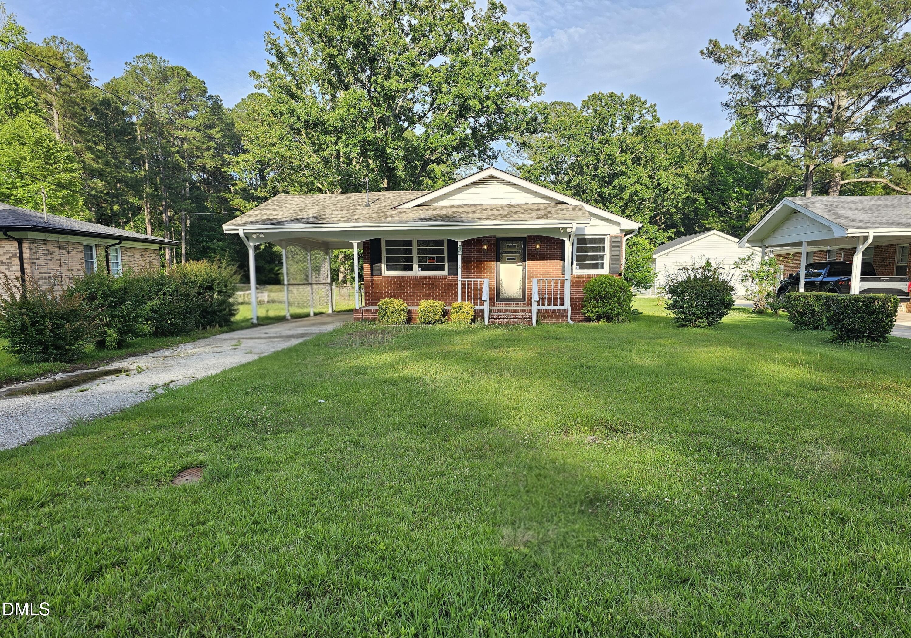 Oak St, Smithfield, NC 27577
