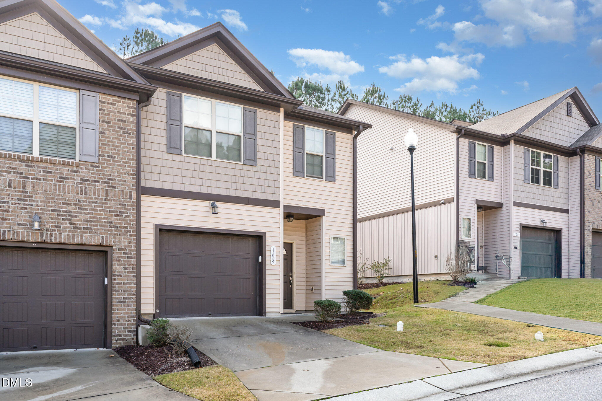 Bella Pl, Holly Springs, NC 27540