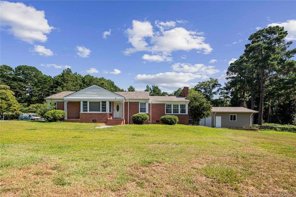 3rd Ave, Red Springs, NC 28377