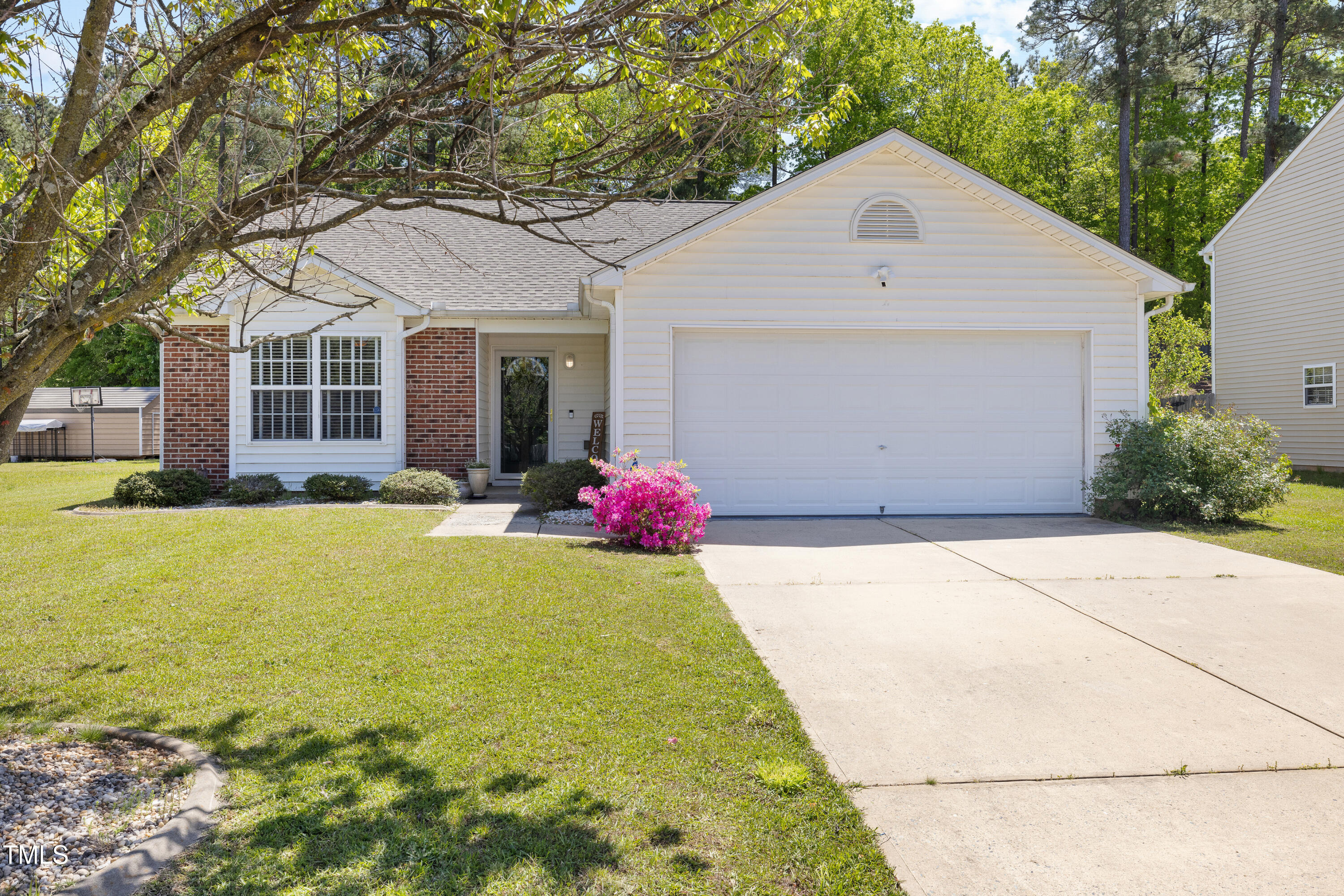 Golden Horseshoe Ln, Sanford, NC 27330