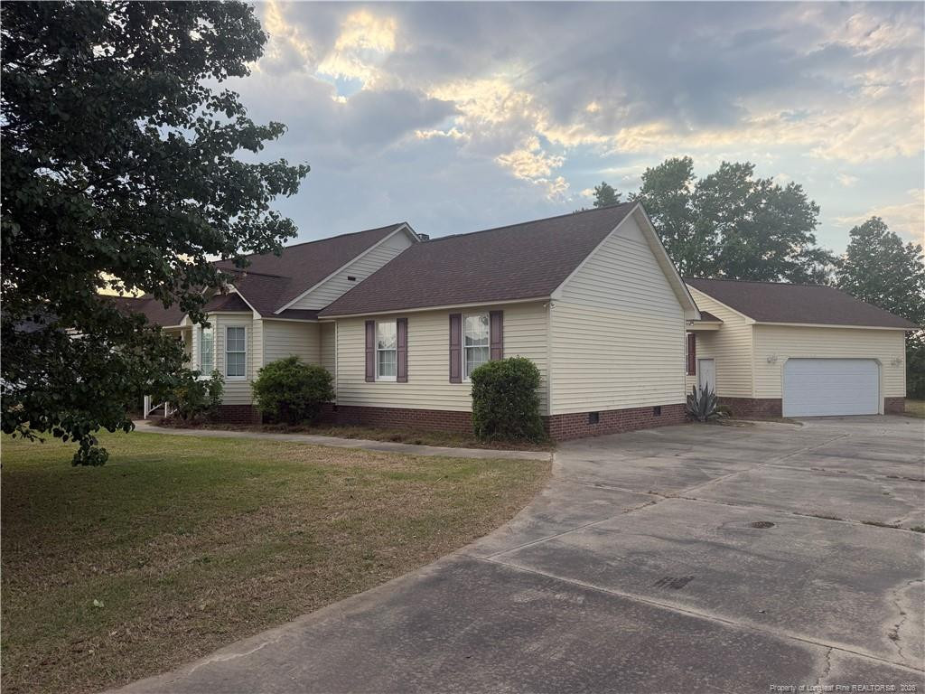 Hidden Cove Ln, Clinton, NC 28328