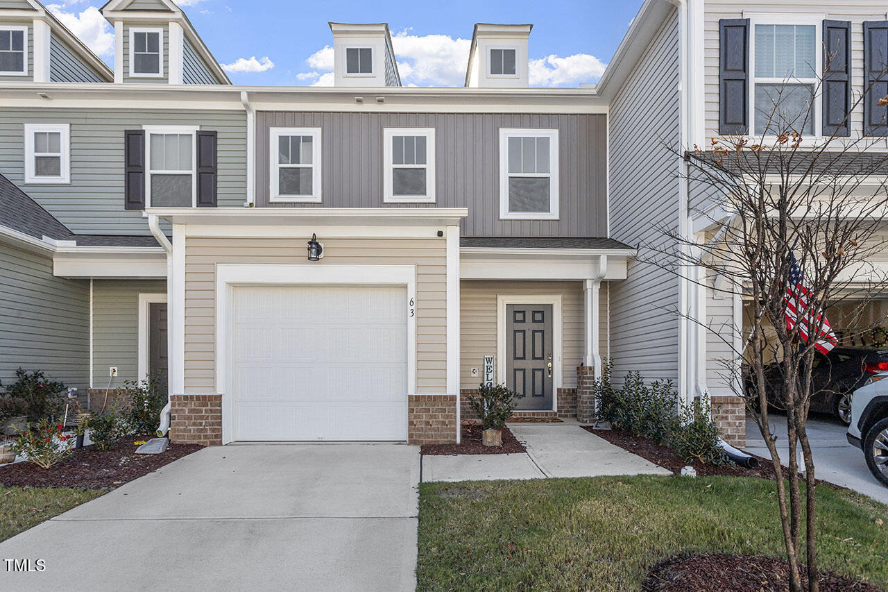Pale Moss Dr, Clayton, NC 27527