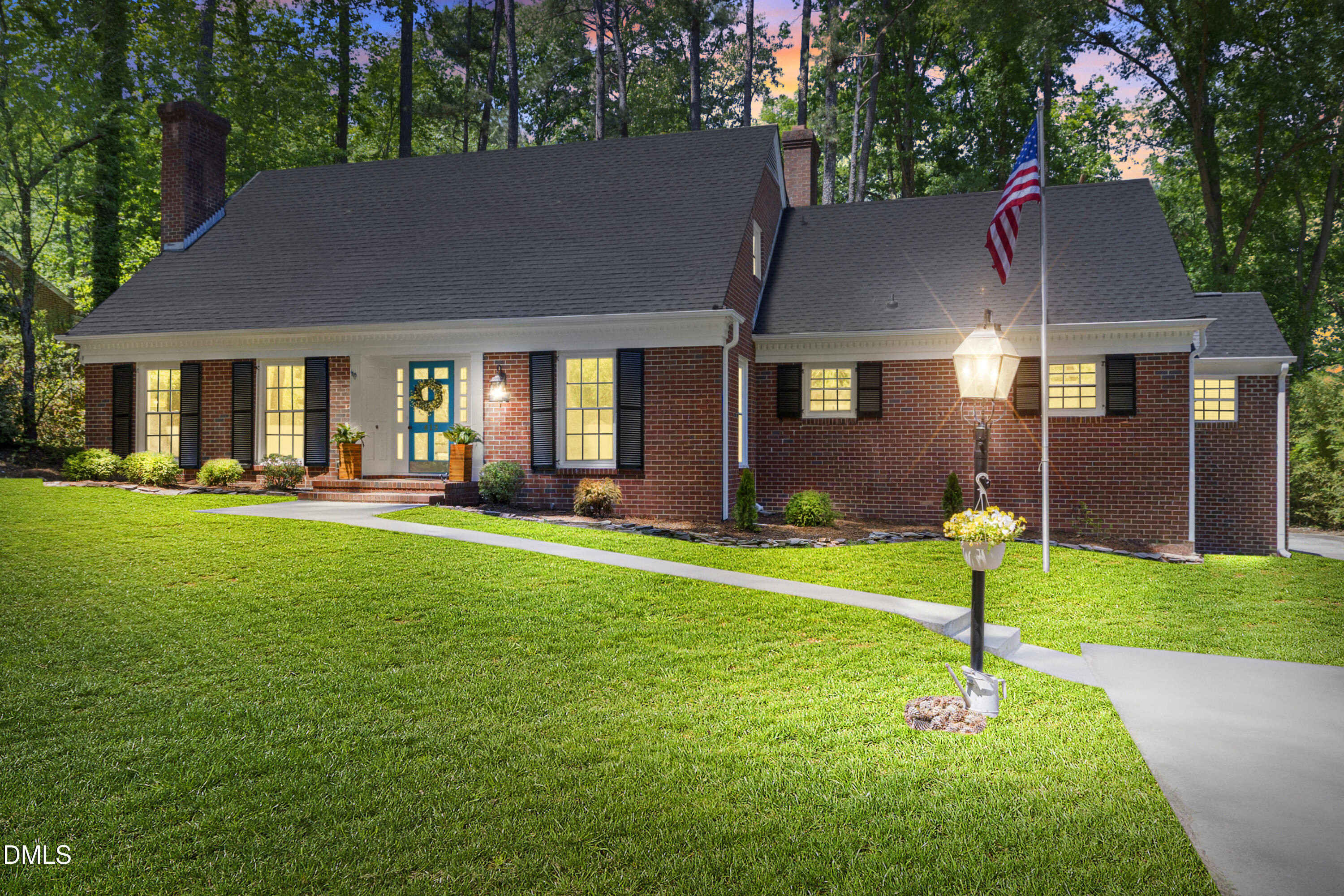 Chisholm St, Sanford, NC 27330