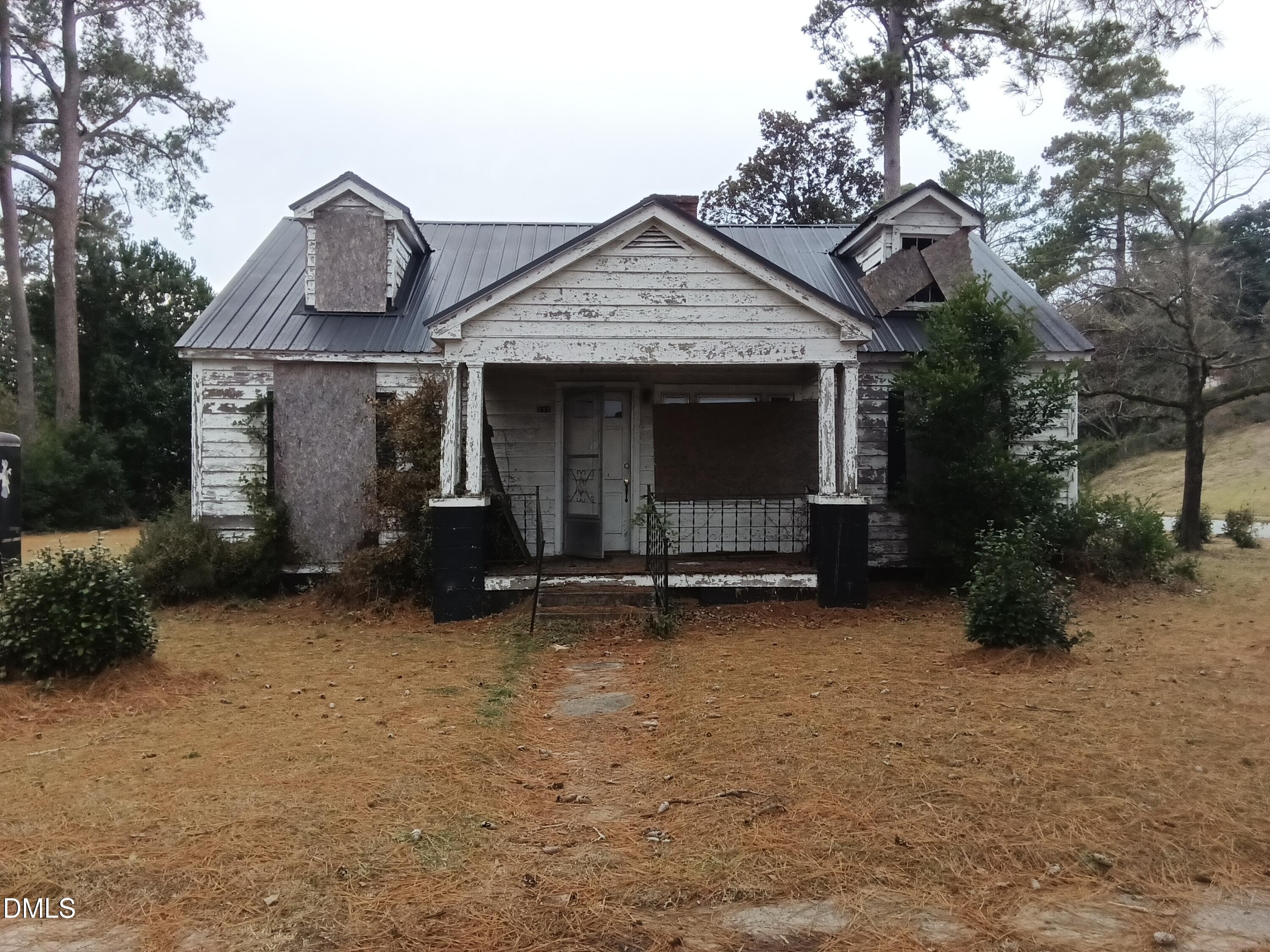 Secrest St, Kinston, NC 28501