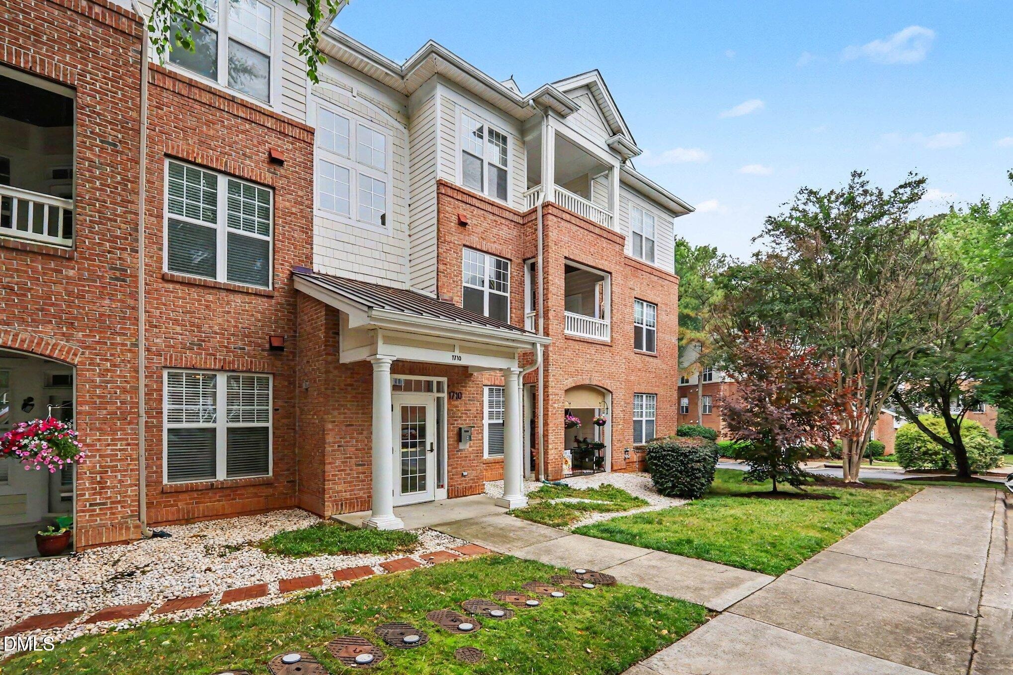 Tiffany Bay Ct, Raleigh, NC 27609