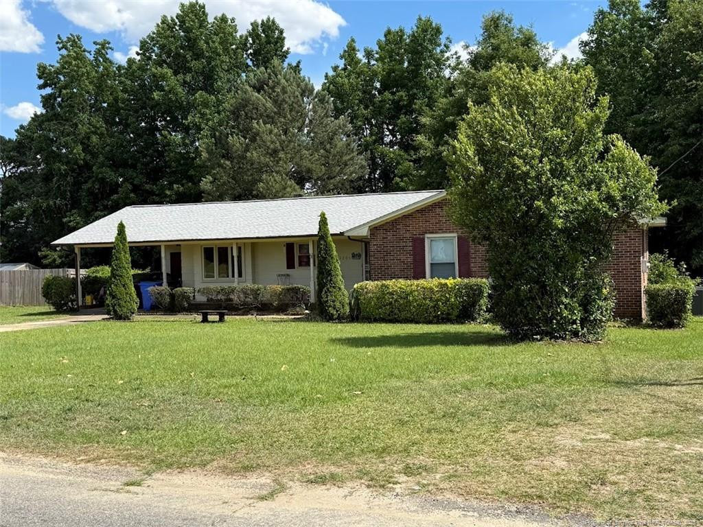 Godfrey Dr, Fayetteville, NC 28303