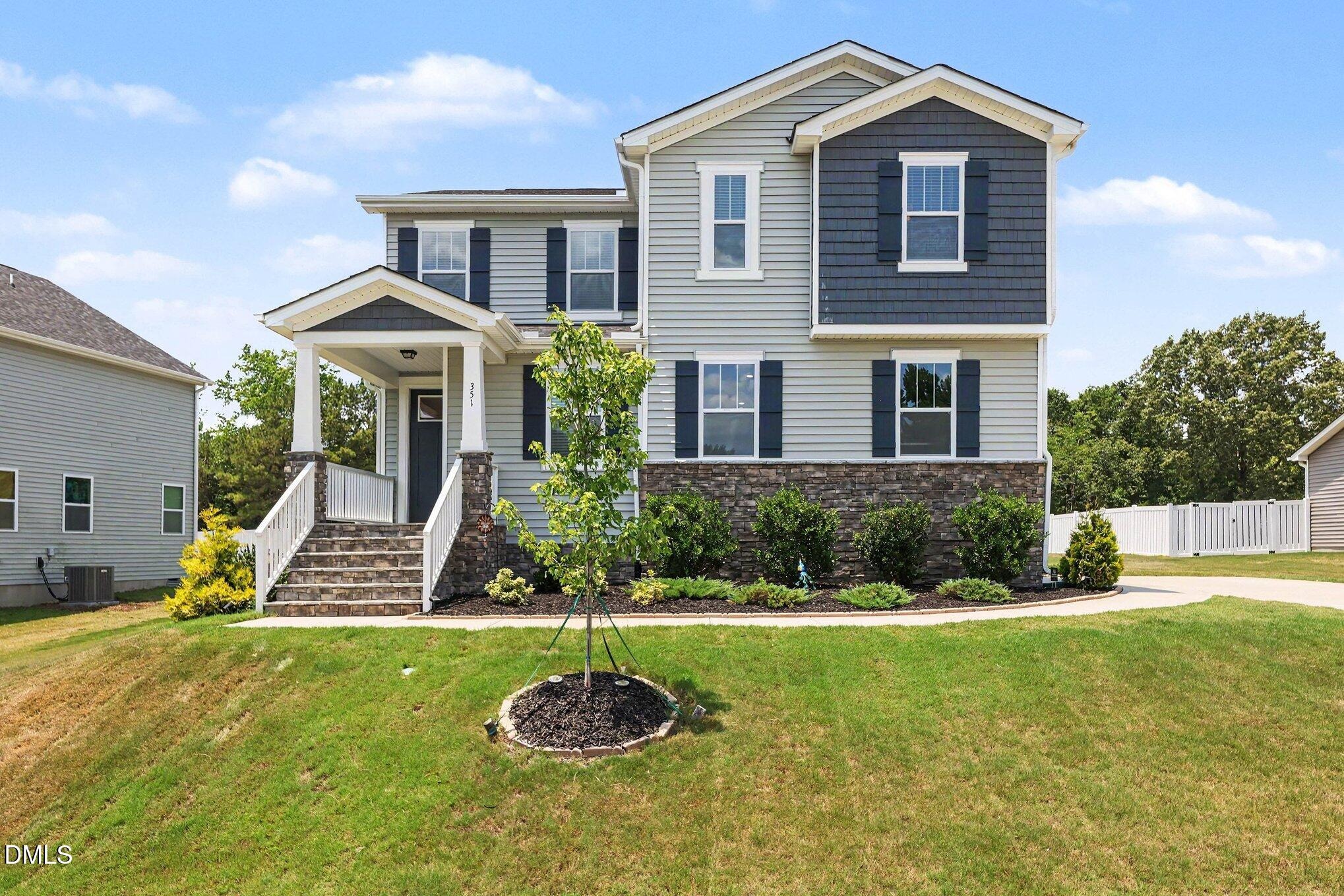 Fast Pitch Ln, Four Oaks, NC 27524